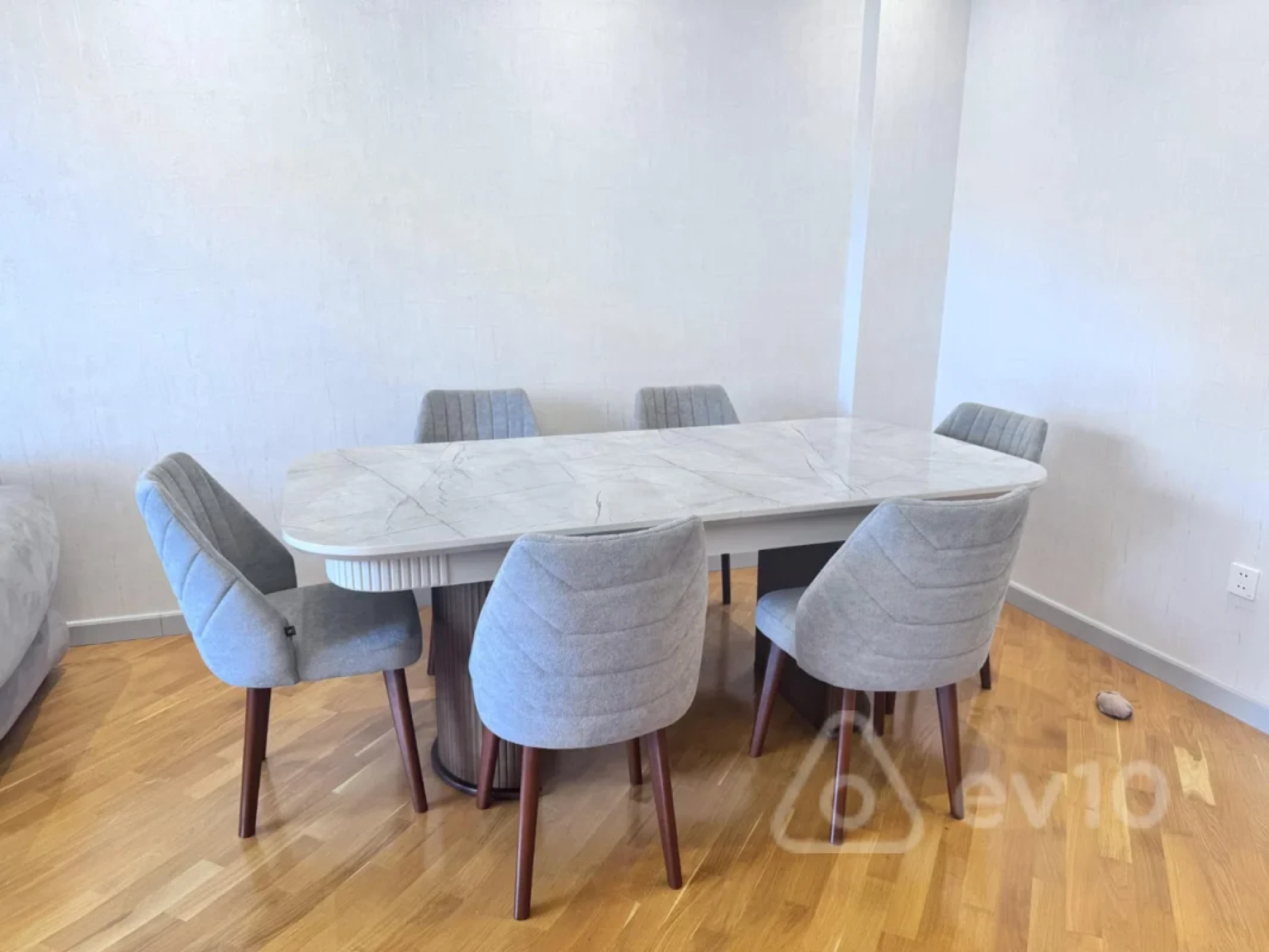 Kirayə verilir 3 otaqlı yeni tikili 141 m²