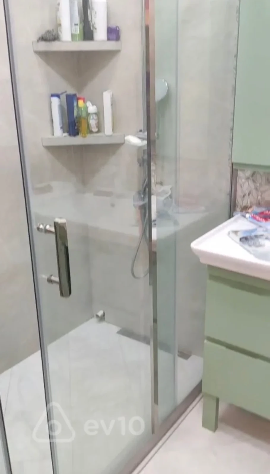 Kirayə verilir 3 otaqlı yeni tikili 141 m²