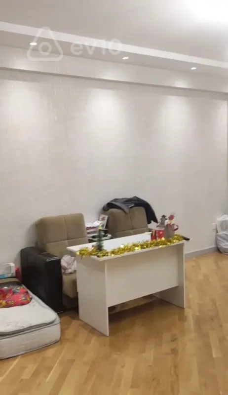 Kirayə verilir 3 otaqlı yeni tikili 141 m²