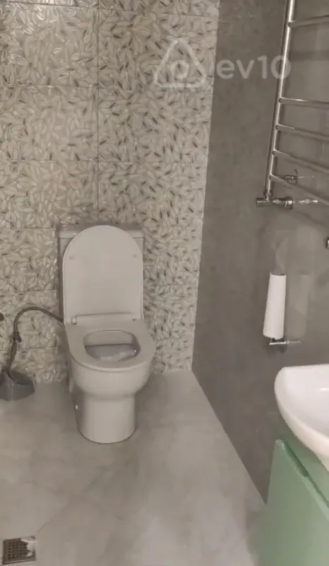 Kirayə verilir 3 otaqlı yeni tikili 141 m²