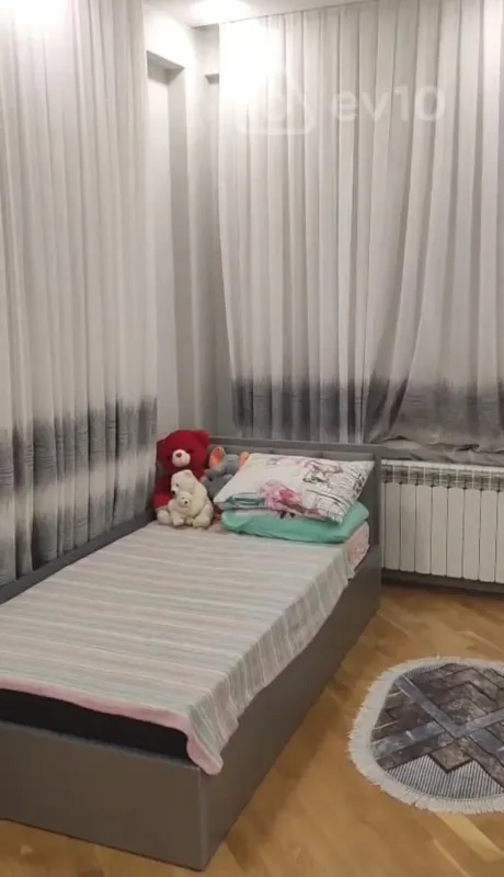 Kirayə verilir 3 otaqlı yeni tikili 141 m²