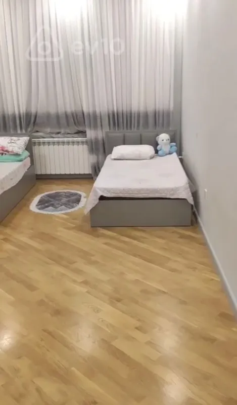 Kirayə verilir 3 otaqlı yeni tikili 141 m²