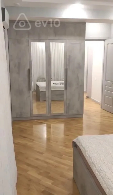 Kirayə verilir 3 otaqlı yeni tikili 141 m²