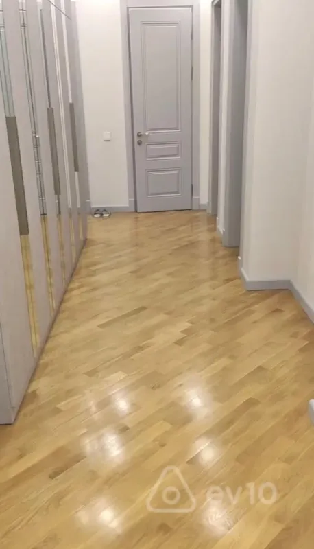 Kirayə verilir 3 otaqlı yeni tikili 141 m²