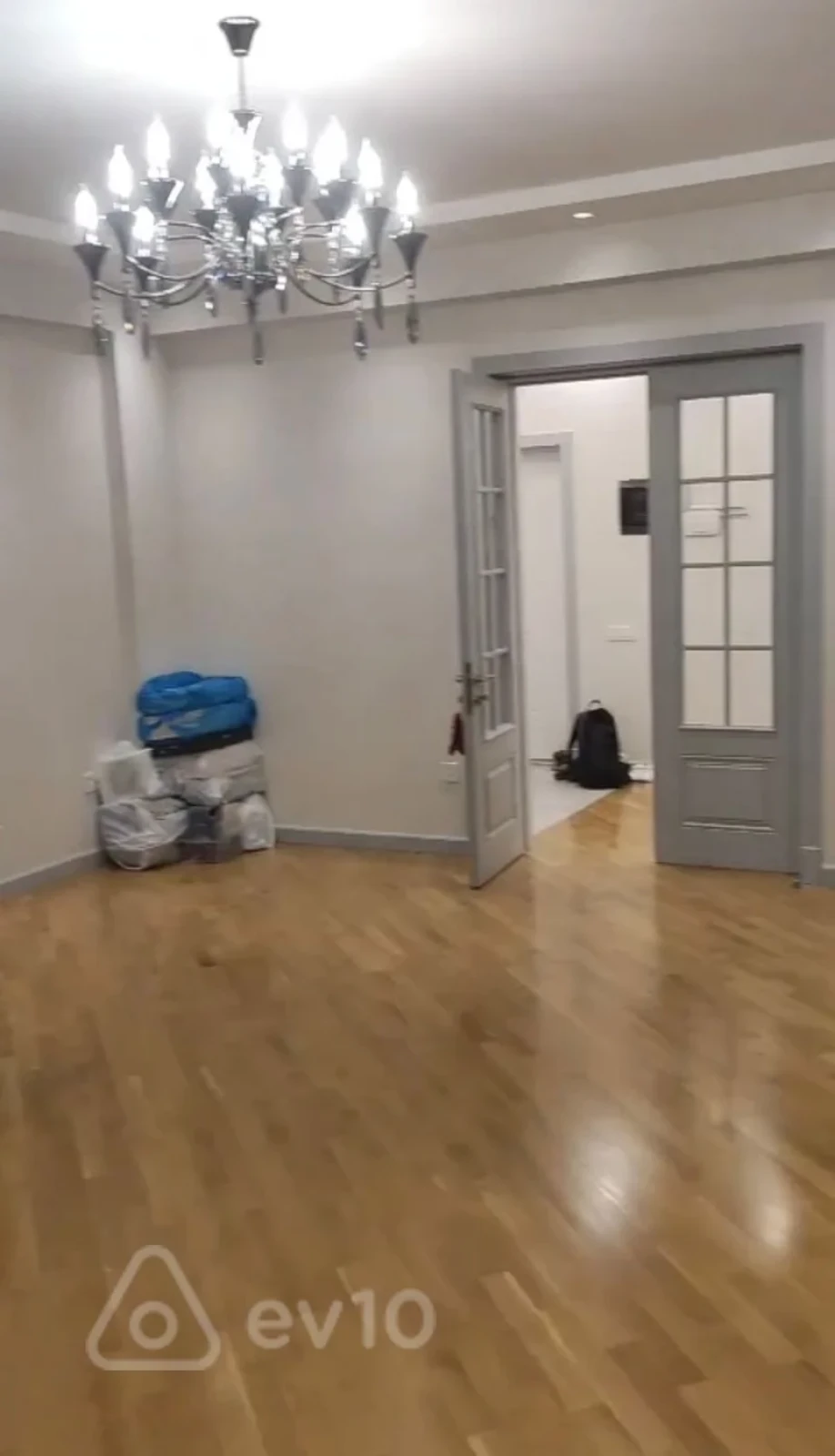 Kirayə verilir 3 otaqlı yeni tikili 141 m²