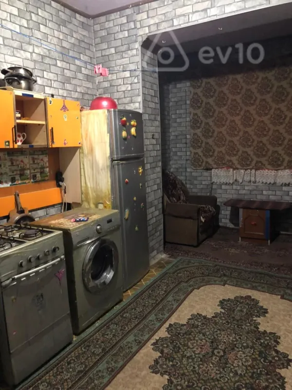 Kirayə verilir 3 otaqlı köhnə tikili 80 m²