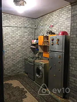 Kirayə verilir 3 otaqlı köhnə tikili 80 m²