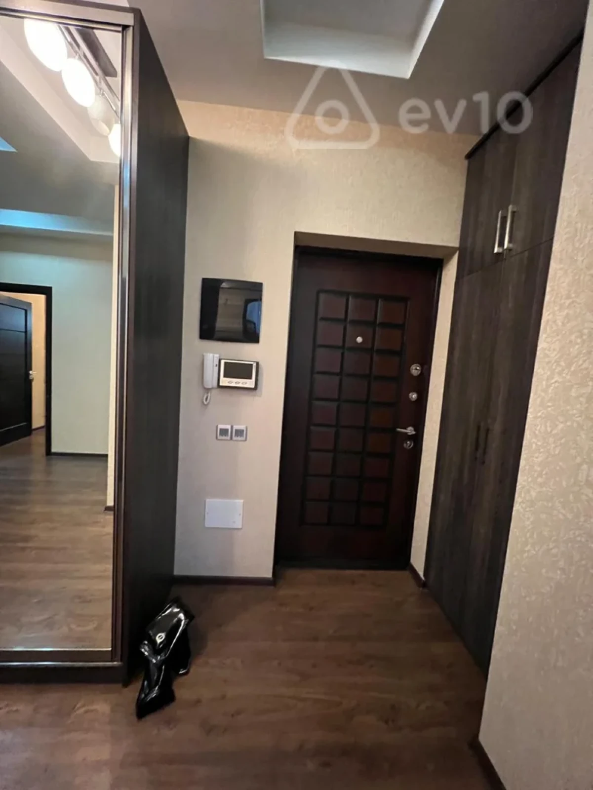 Kirayə verilir 3 otaqlı yeni tikili 96 m²