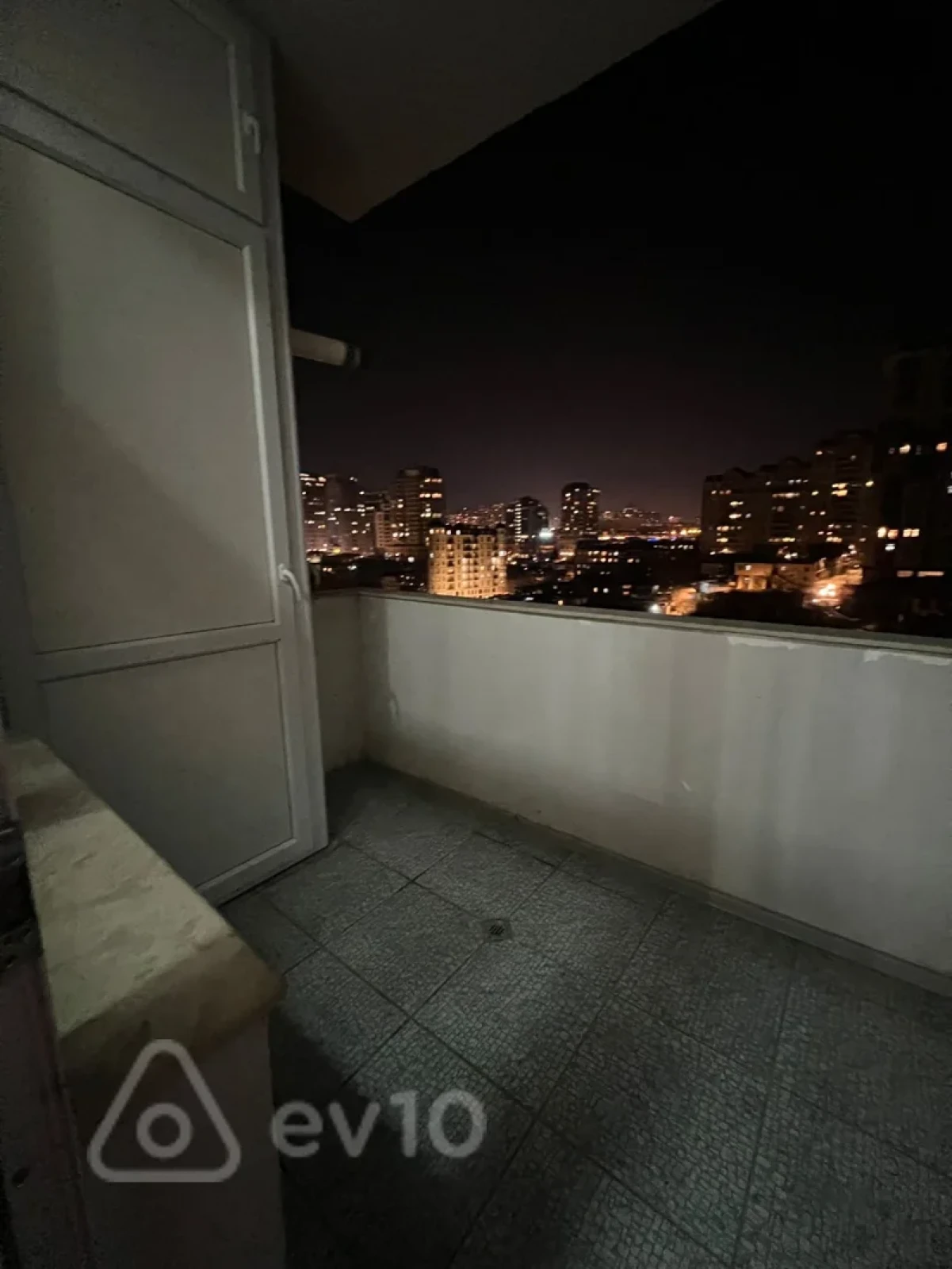 Kirayə verilir 3 otaqlı yeni tikili 96 m²