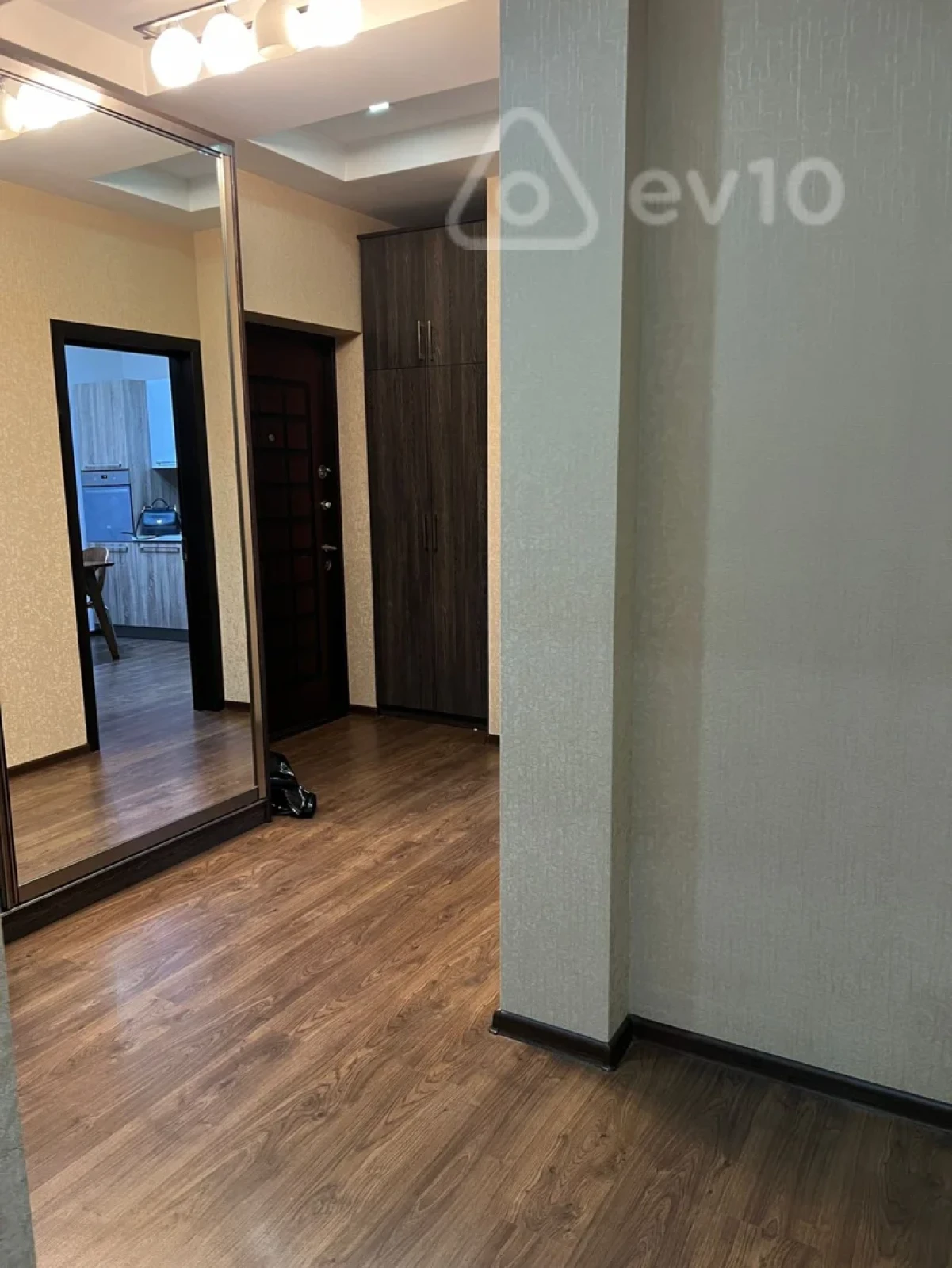 Kirayə verilir 3 otaqlı yeni tikili 96 m²