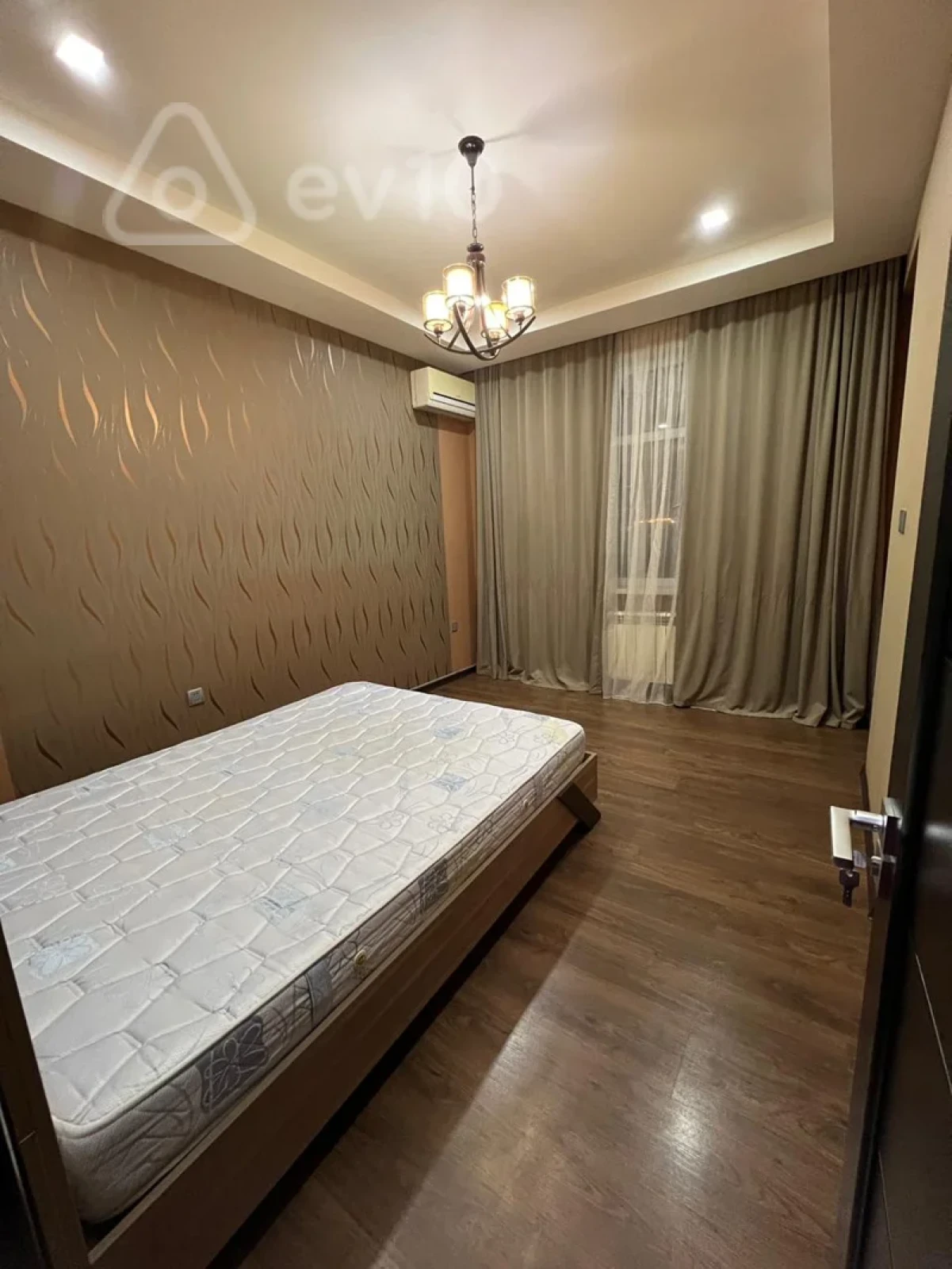 Kirayə verilir 3 otaqlı yeni tikili 96 m²