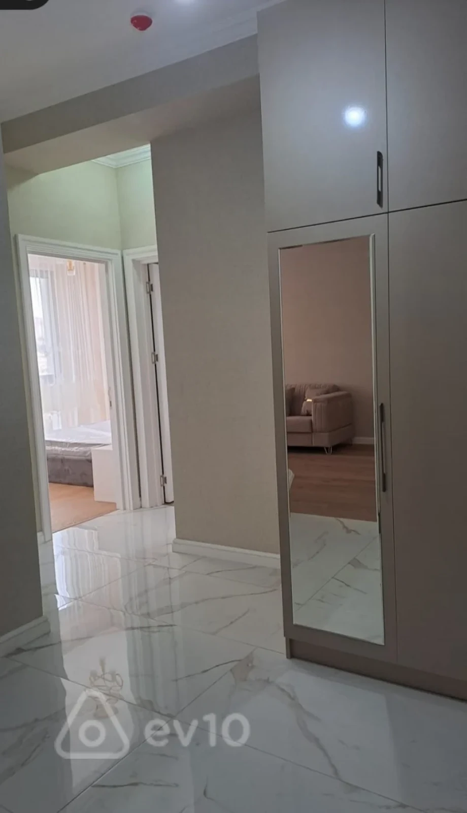 Kirayə verilir 3 otaqlı yeni tikili 90 m²