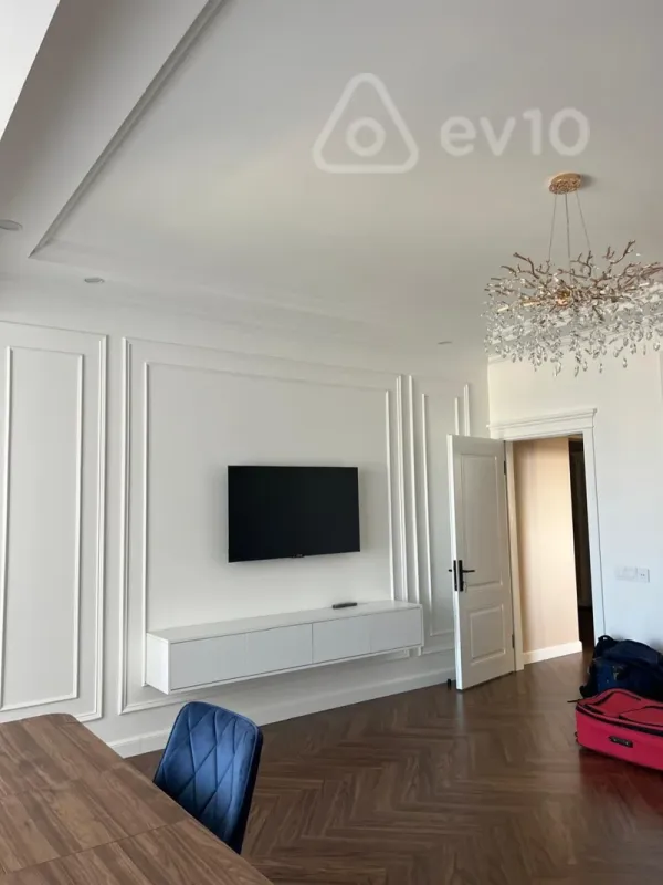 Kirayə verilir 2 otaqlı yeni tikili 102 m²