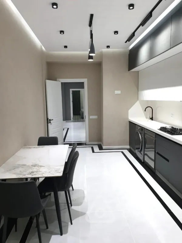 Kirayə verilir 3 otaqlı yeni tikili 141 m²
