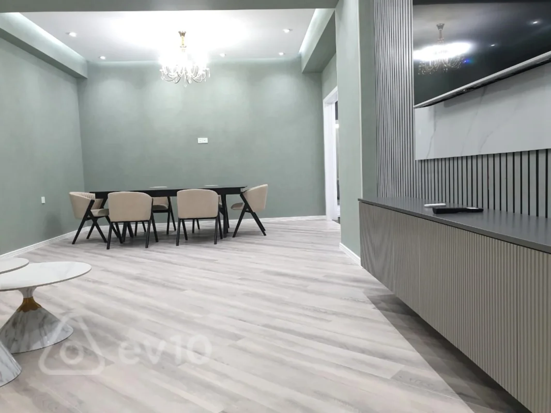 Kirayə verilir 3 otaqlı yeni tikili 141 m²
