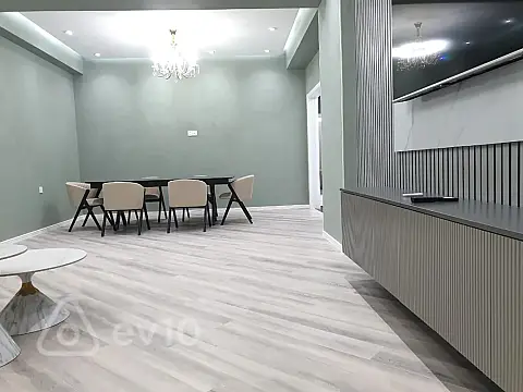 Kirayə verilir 3 otaqlı yeni tikili 141 m²