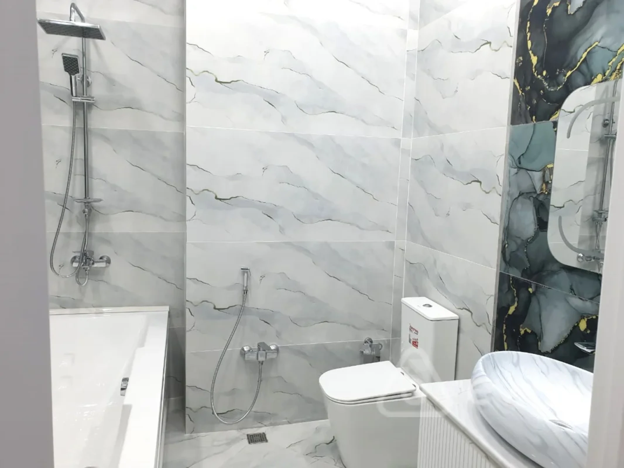 Kirayə verilir 3 otaqlı yeni tikili 141 m²