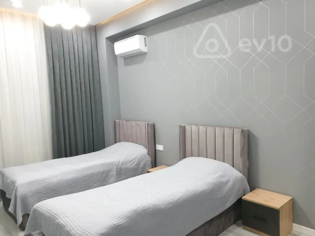 Kirayə verilir 3 otaqlı yeni tikili 141 m²