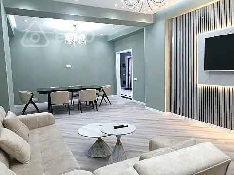 Kirayə verilir 3 otaqlı yeni tikili 141 m²