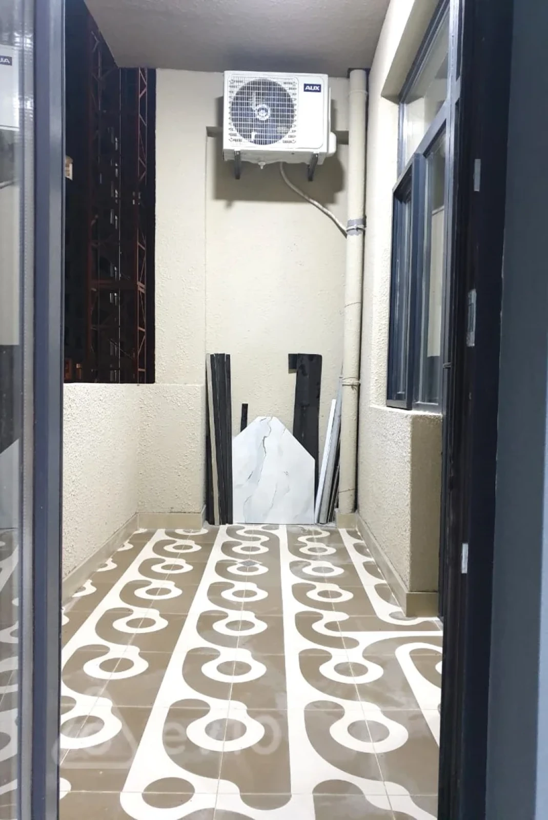 Kirayə verilir 3 otaqlı yeni tikili 141 m²