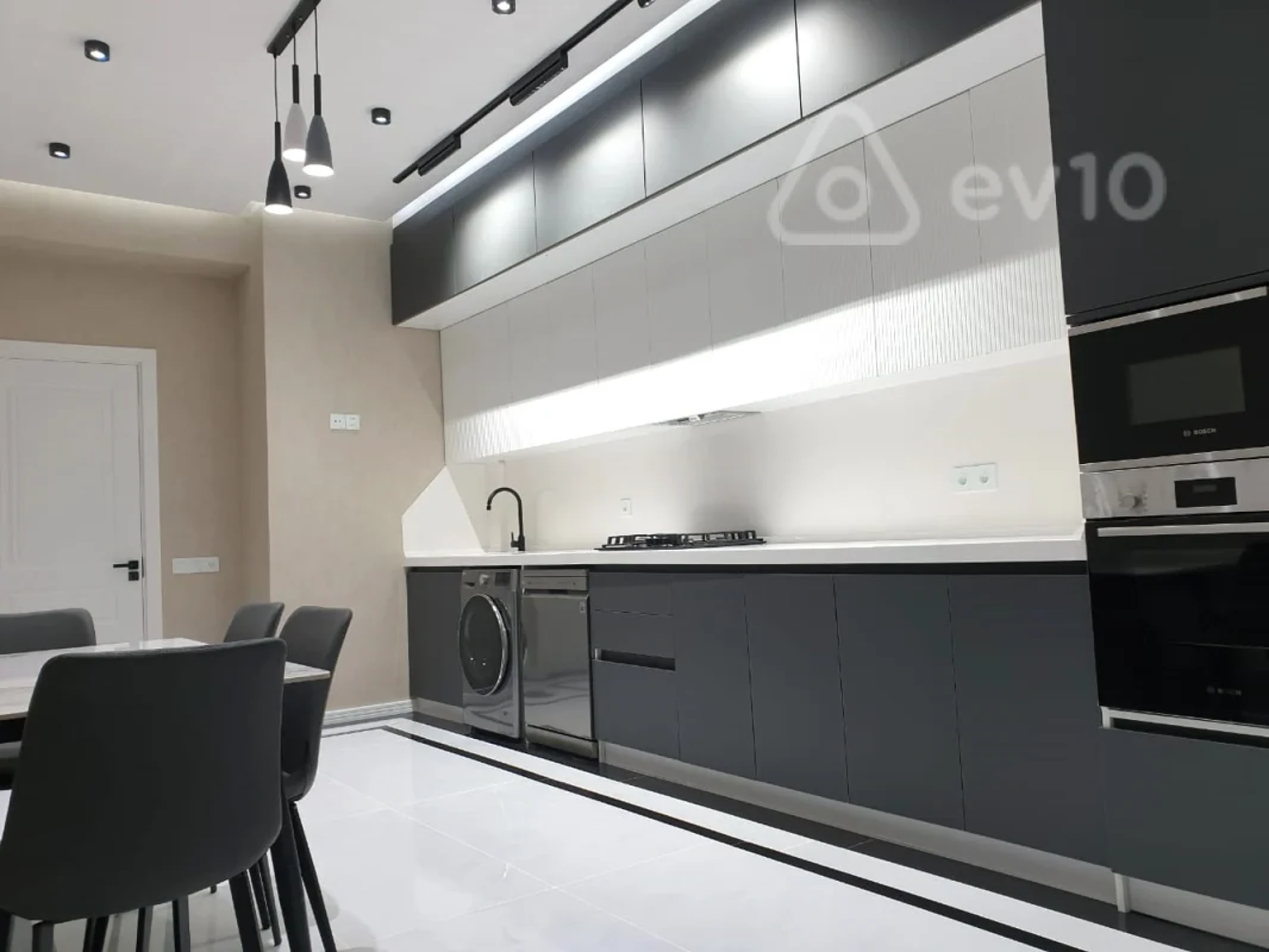 Kirayə verilir 3 otaqlı yeni tikili 141 m²