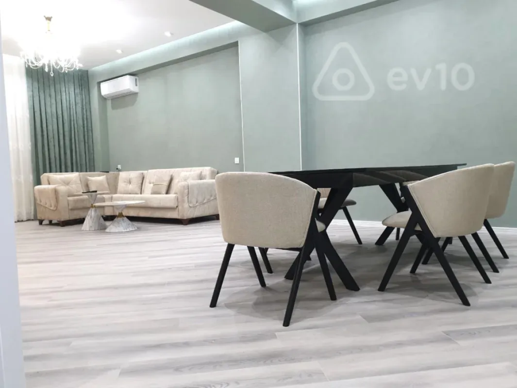 Kirayə verilir 3 otaqlı yeni tikili 141 m²