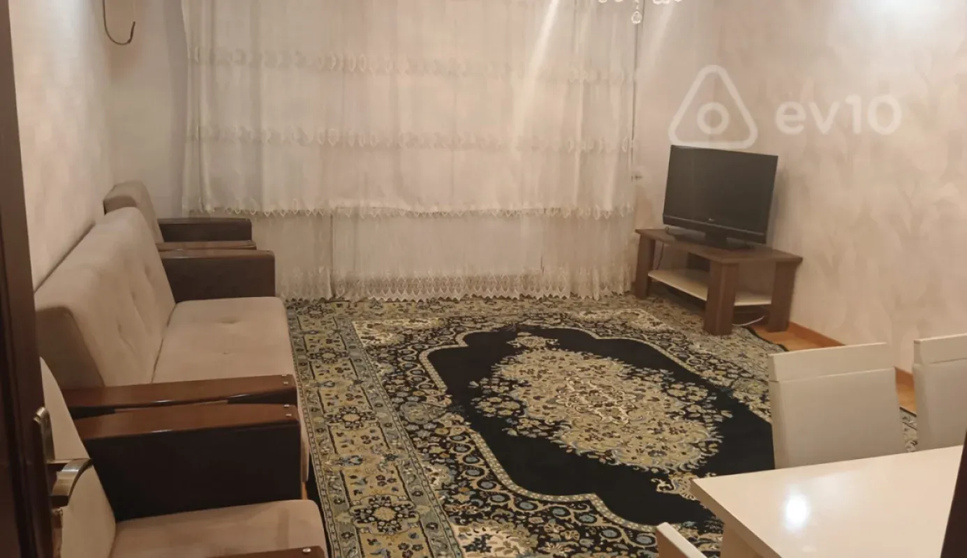 Kirayə verilir 3 otaqlı köhnə tikili 80 m²