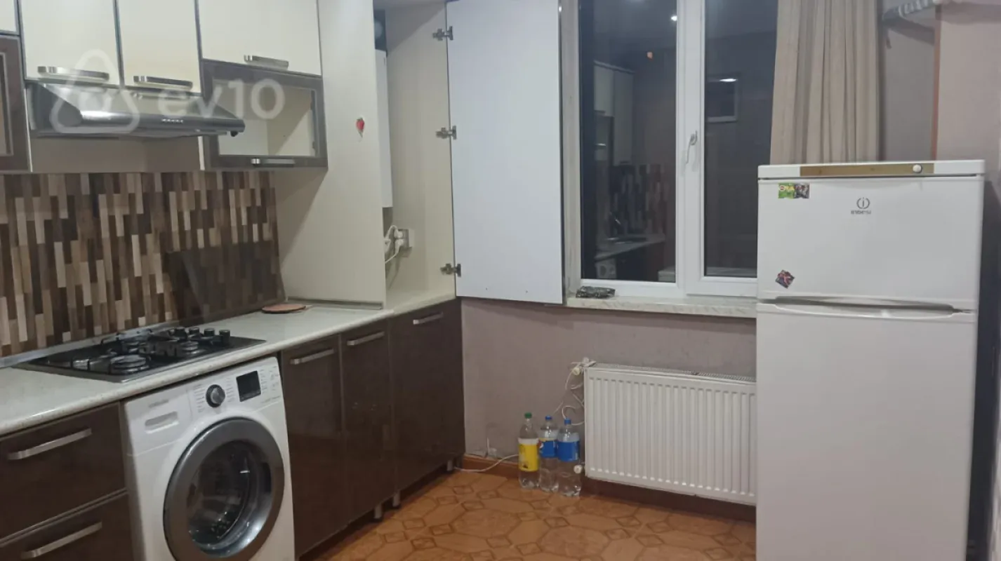 Kirayə verilir 3 otaqlı köhnə tikili 80 m²