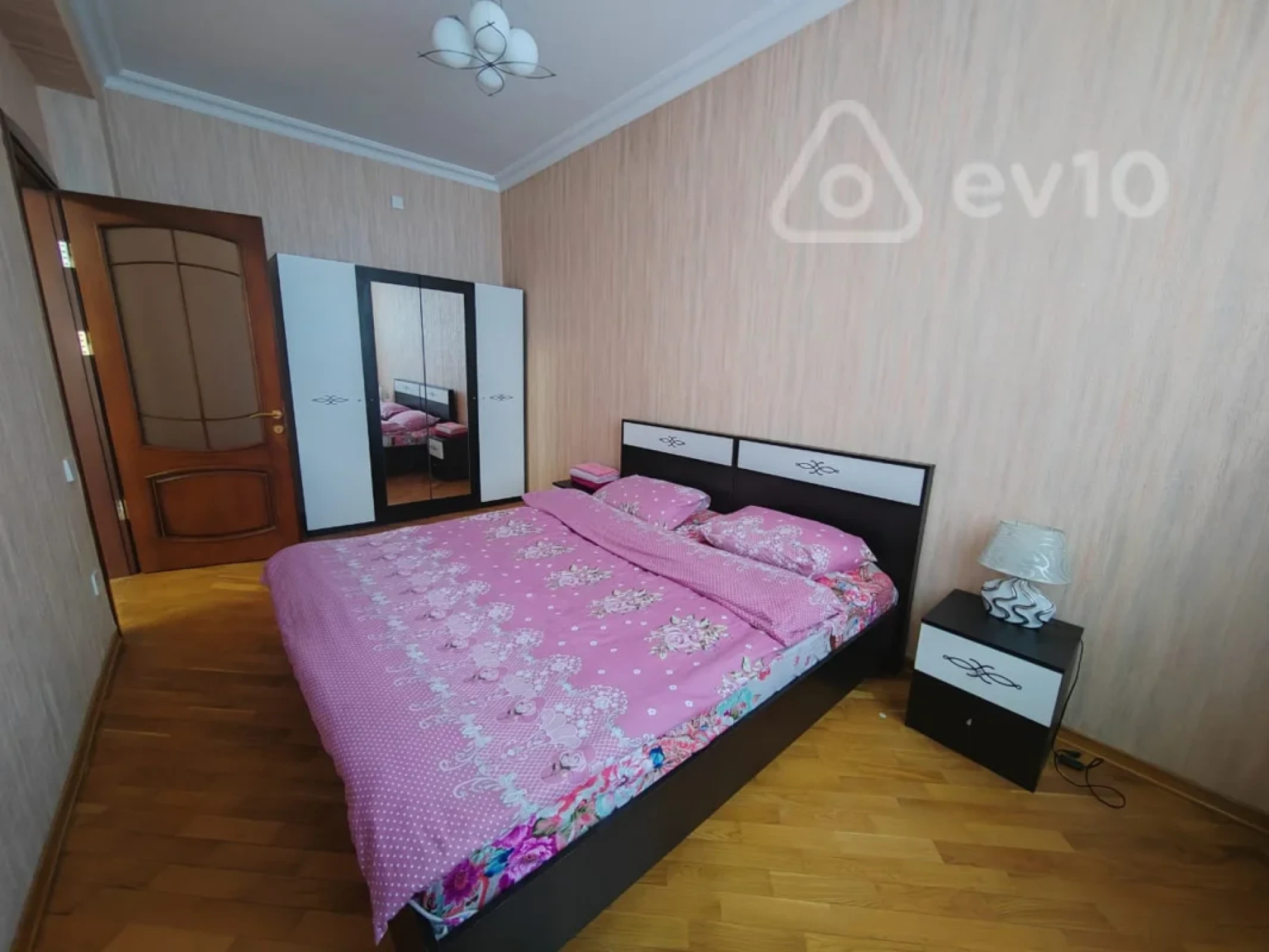 Kirayə verilir 2 otaqlı yeni tikili 60 m²