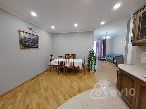 Kirayə verilir 2 otaqlı yeni tikili 60 m²