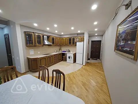 Kirayə verilir 2 otaqlı yeni tikili 60 m²