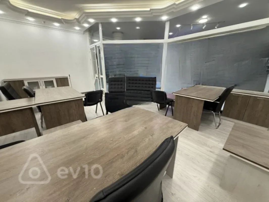 Kirayə verilir 1 otaqlı ofis 30 m²