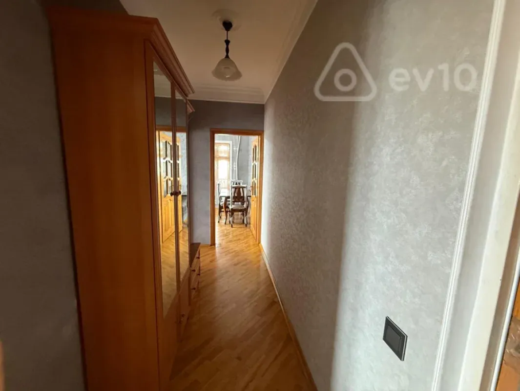 Kirayə verilir 3 otaqlı köhnə tikili 60 m²