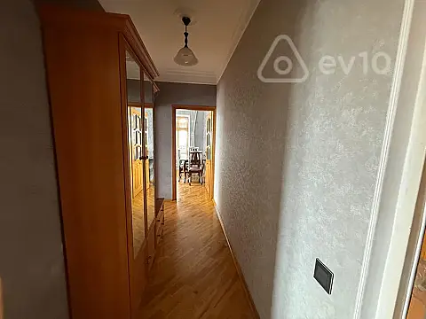 Kirayə verilir 3 otaqlı köhnə tikili 60 m²
