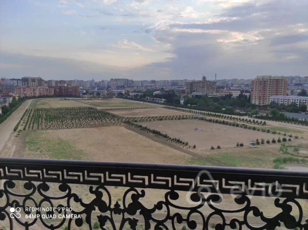 Kirayə verilir 2 otaqlı yeni tikili 75 m²