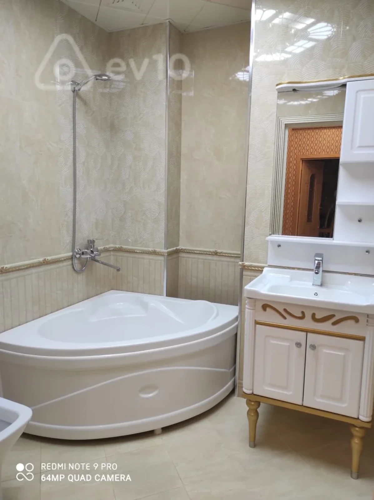Kirayə verilir 2 otaqlı yeni tikili 75 m²