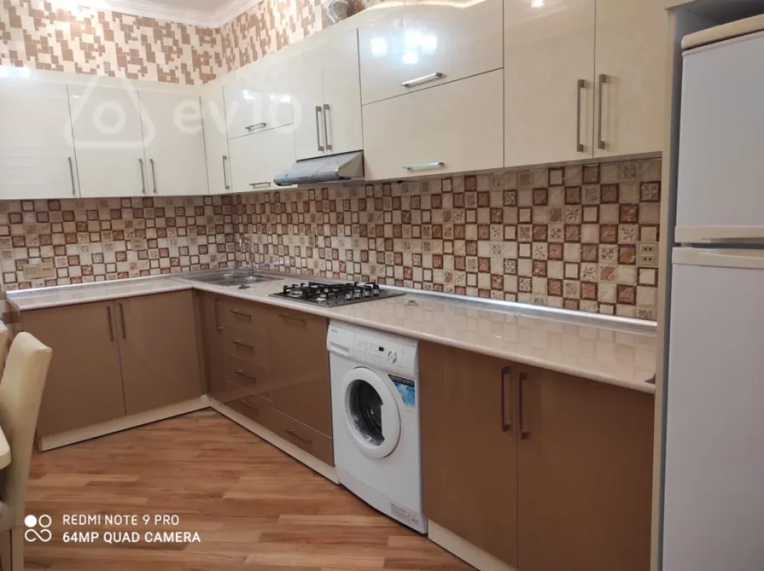 Kirayə verilir 2 otaqlı yeni tikili 75 m²