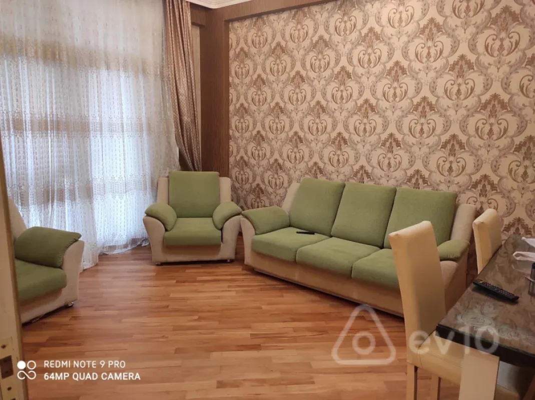 Kirayə verilir 2 otaqlı yeni tikili 75 m²