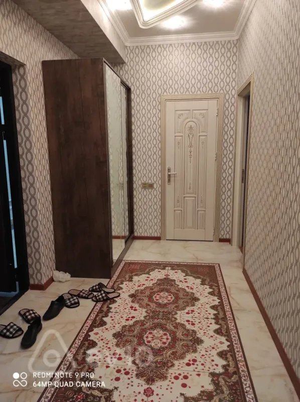 Kirayə verilir 2 otaqlı yeni tikili 75 m²