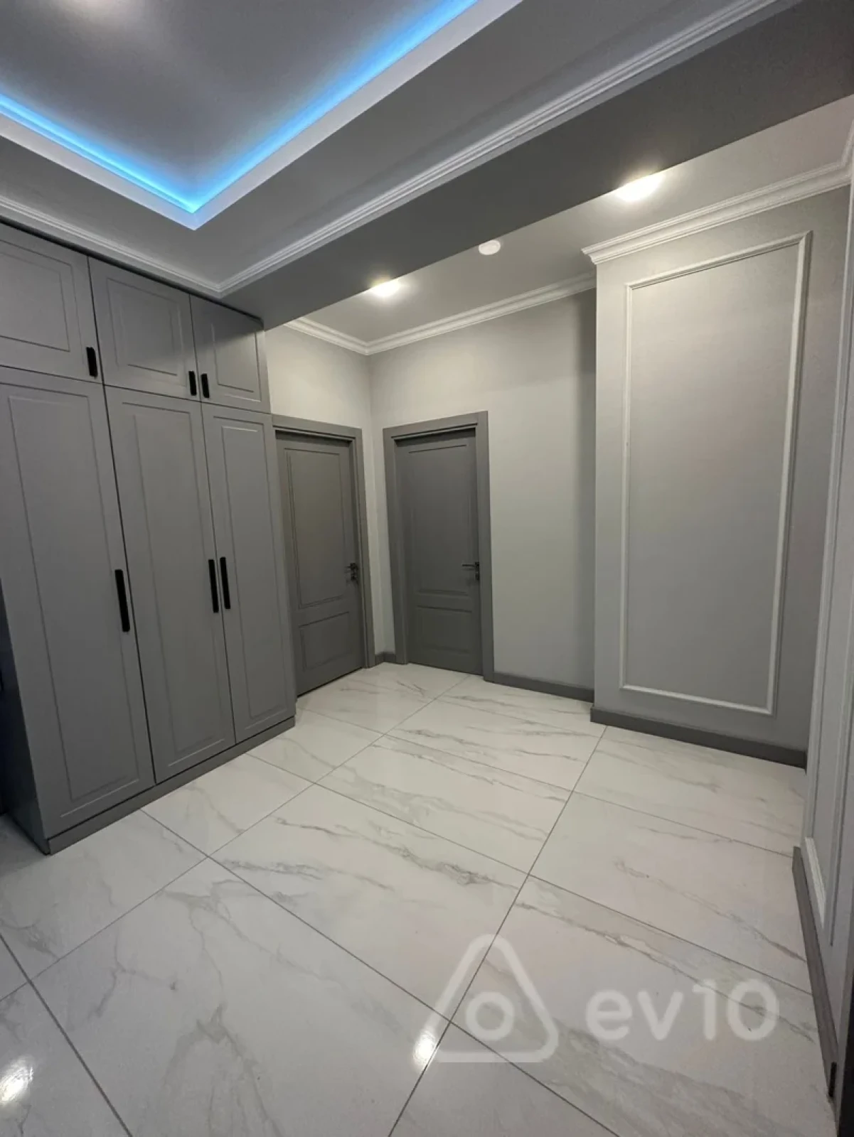 Kirayə verilir 2 otaqlı yeni tikili 68 m²