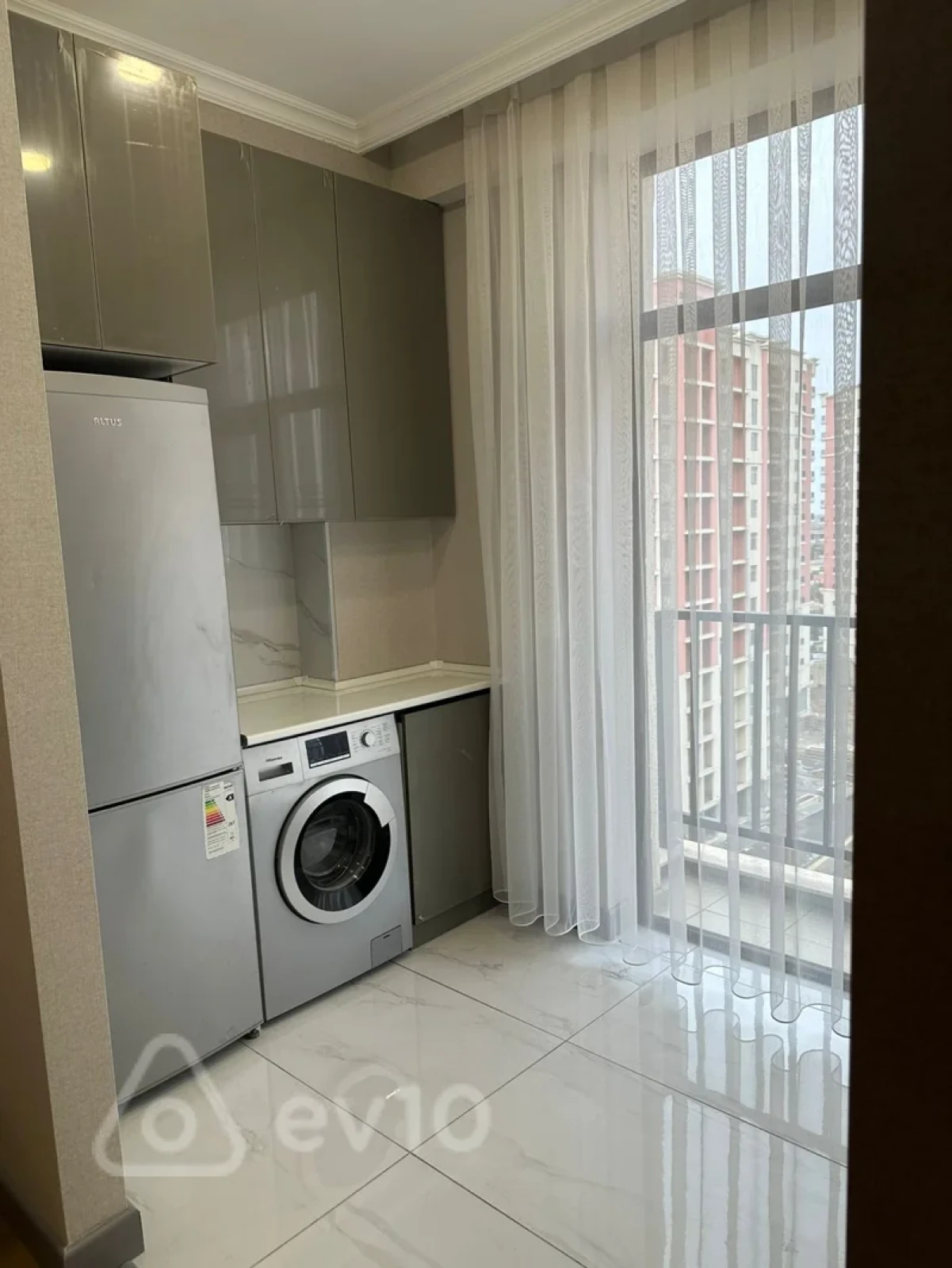 Kirayə verilir 2 otaqlı yeni tikili 68 m²