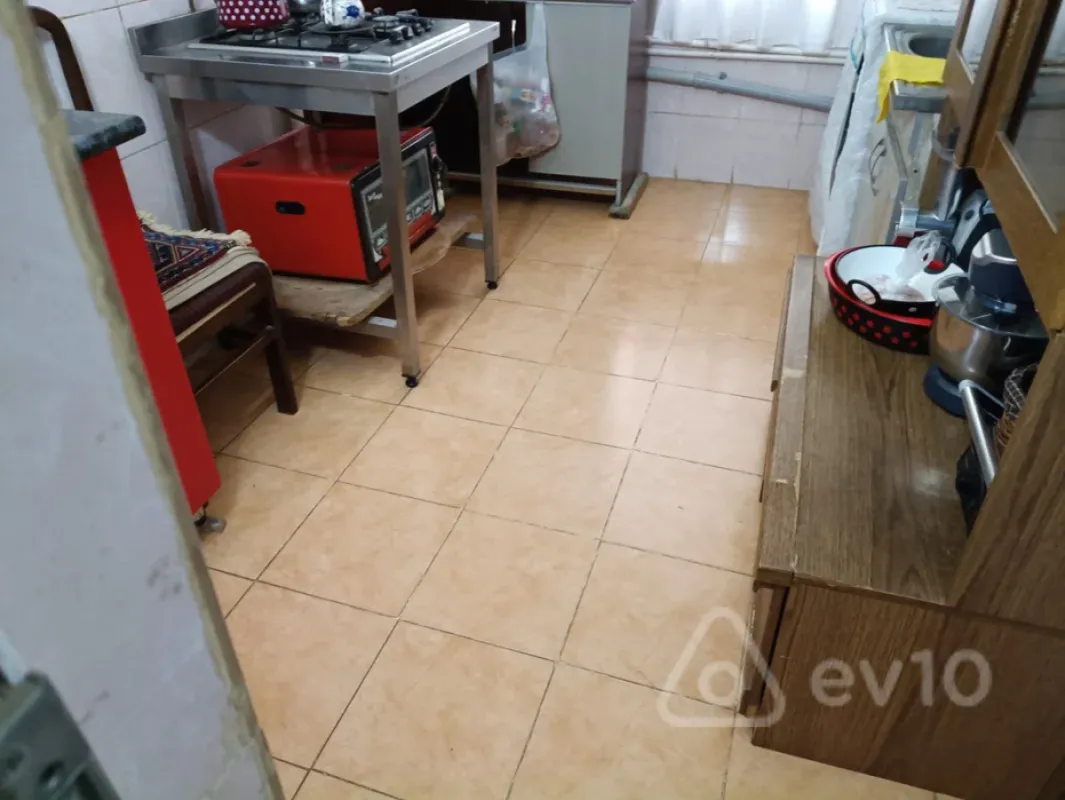 Kirayə verilir 2 otaqlı köhnə tikili 40 m²