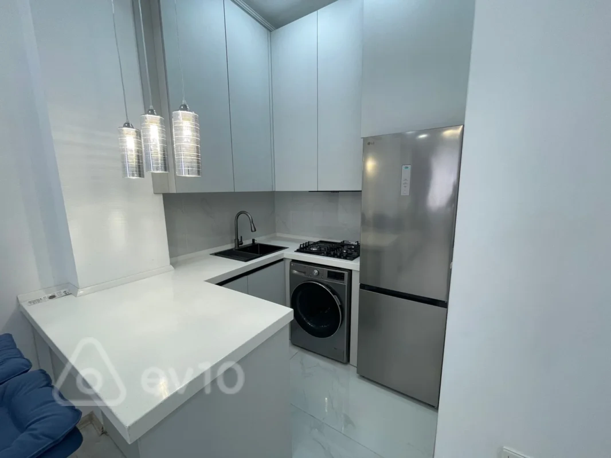 Kirayə verilir 2 otaqlı yeni tikili 70 m²