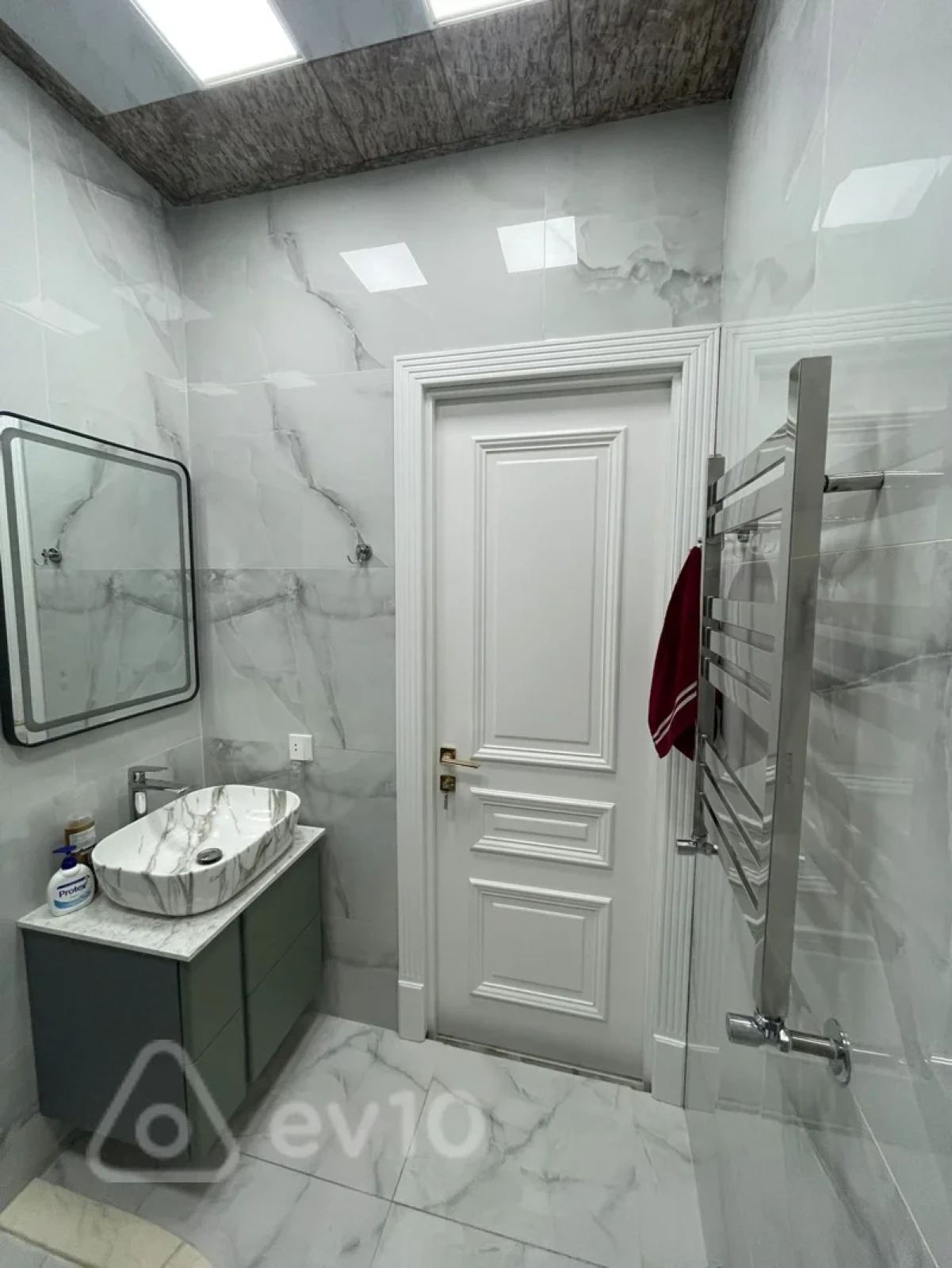 Kirayə verilir 2 otaqlı yeni tikili 70 m²