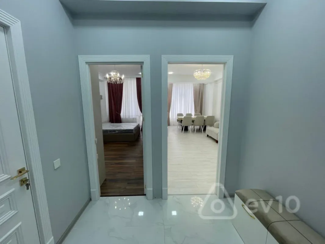 Kirayə verilir 2 otaqlı yeni tikili 70 m²
