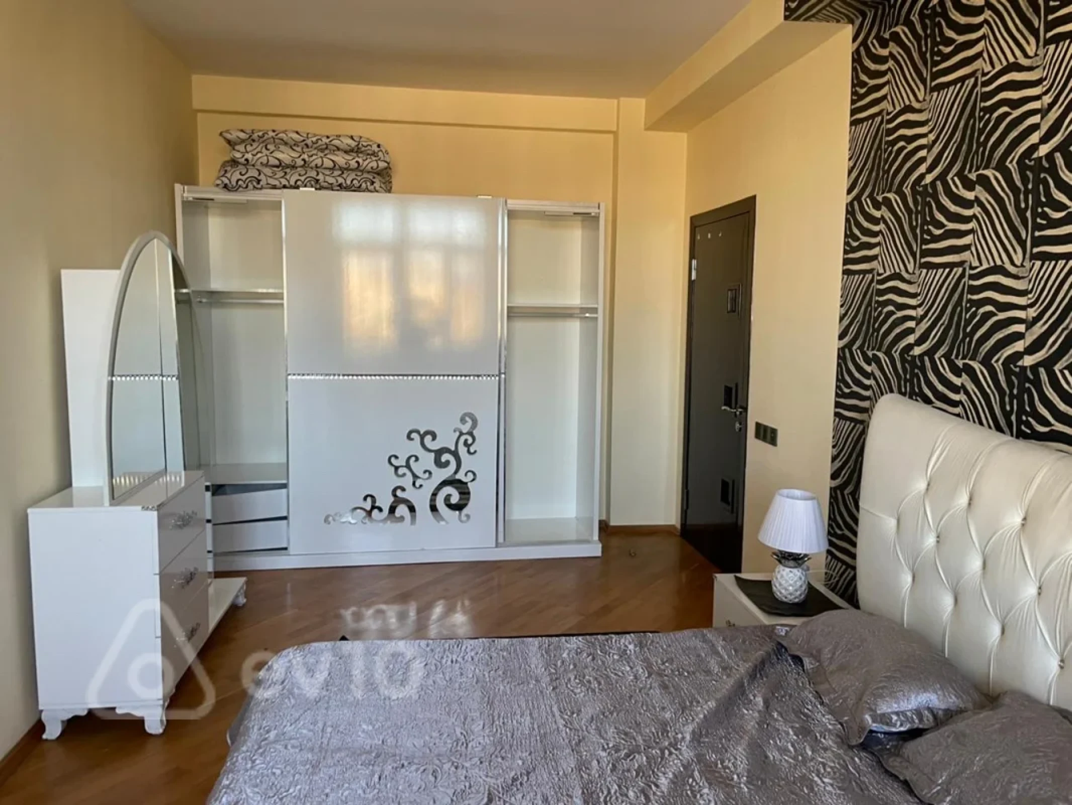 Kirayə verilir 3 otaqlı yeni tikili 121 m²