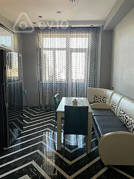 Kirayə verilir 3 otaqlı yeni tikili 121 m²