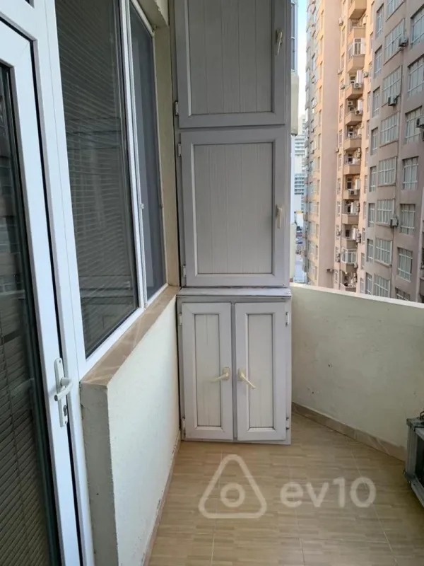 Kirayə verilir 2 otaqlı yeni tikili 77 m²