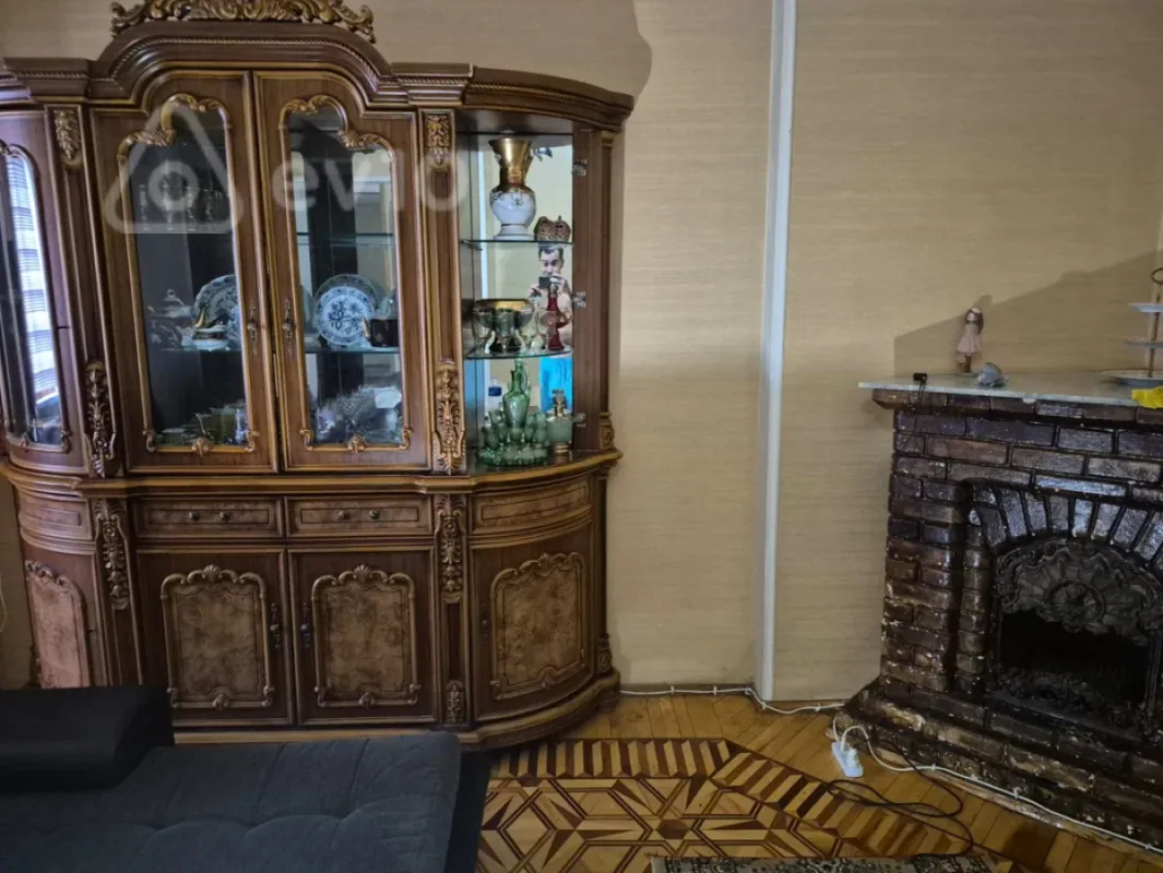 Kirayə verilir 3 otaqlı köhnə tikili 95 m²