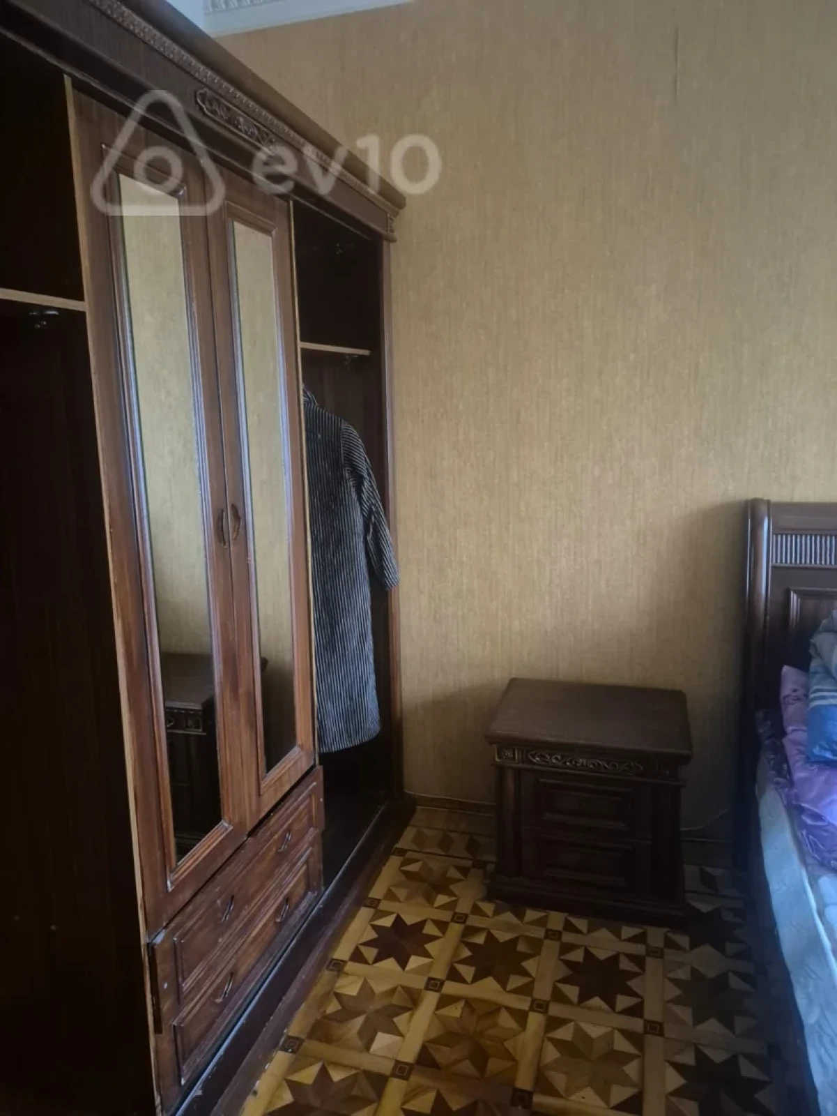 Kirayə verilir 3 otaqlı köhnə tikili 95 m²